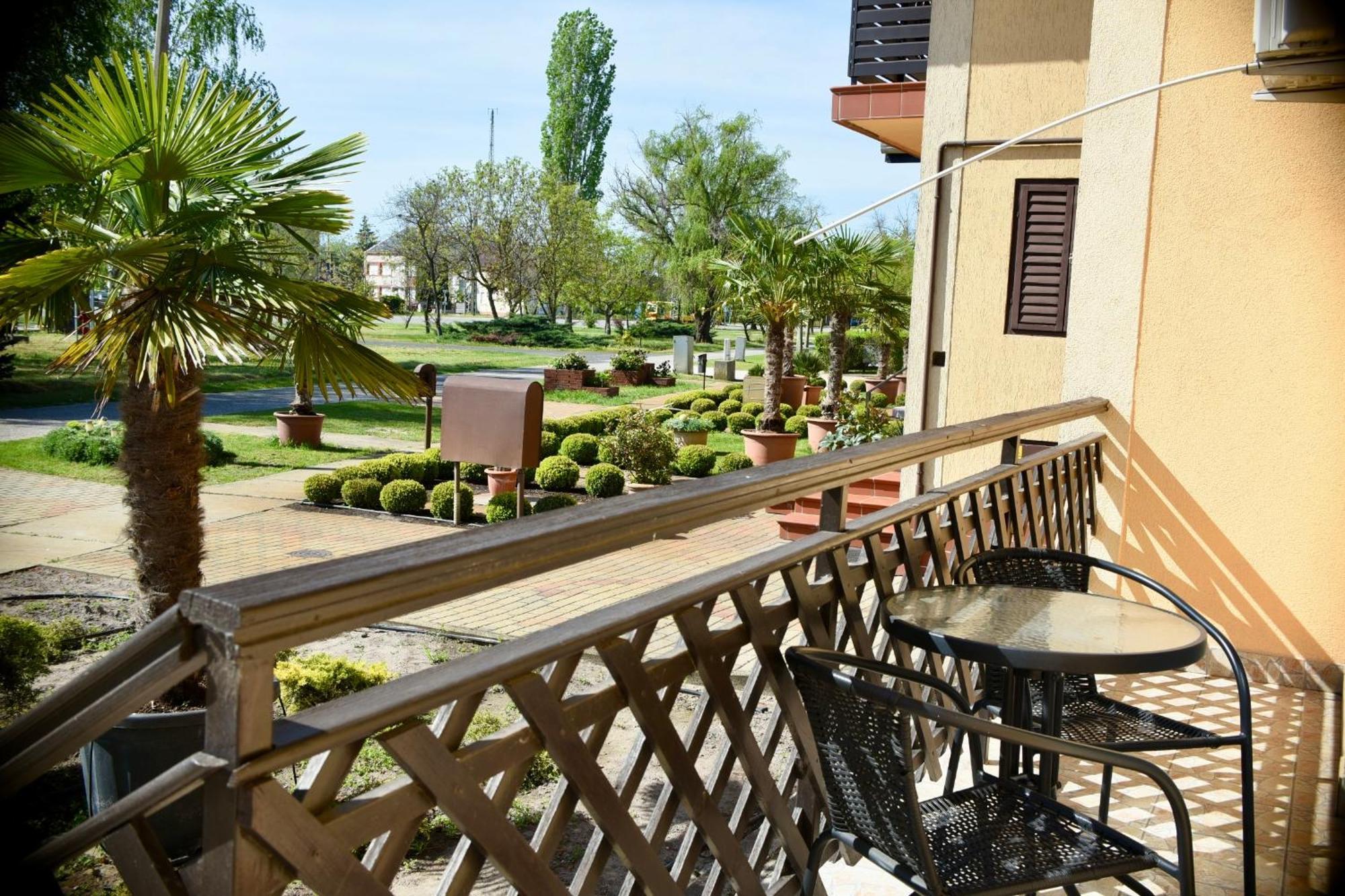 Crystal Apartman มูราฮาลอม ภายนอก รูปภาพ