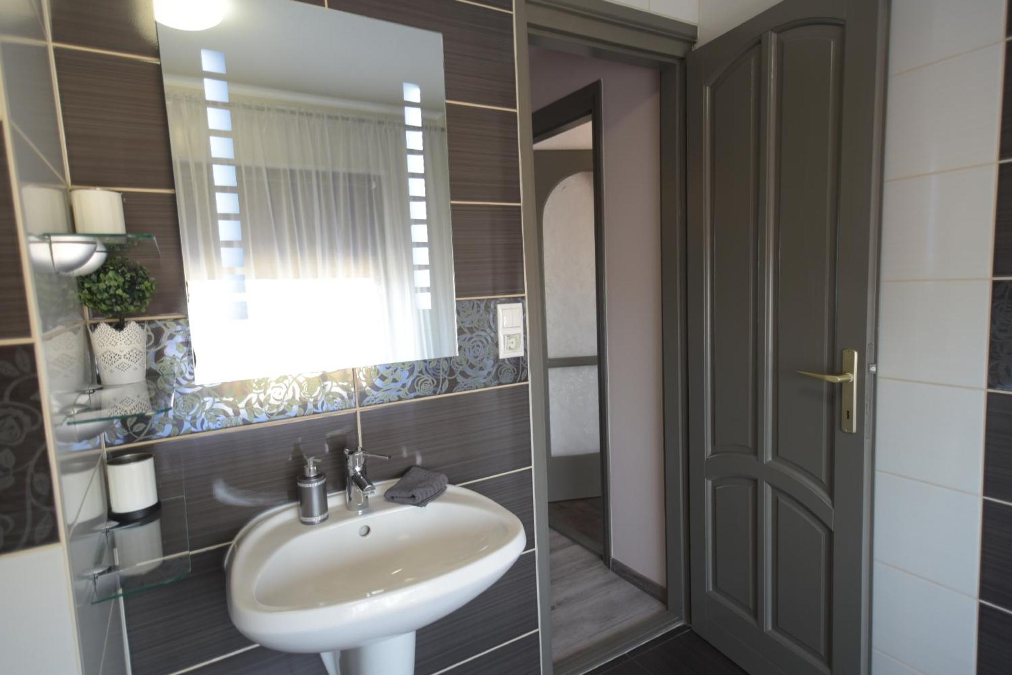 Crystal Apartman มูราฮาลอม ภายนอก รูปภาพ